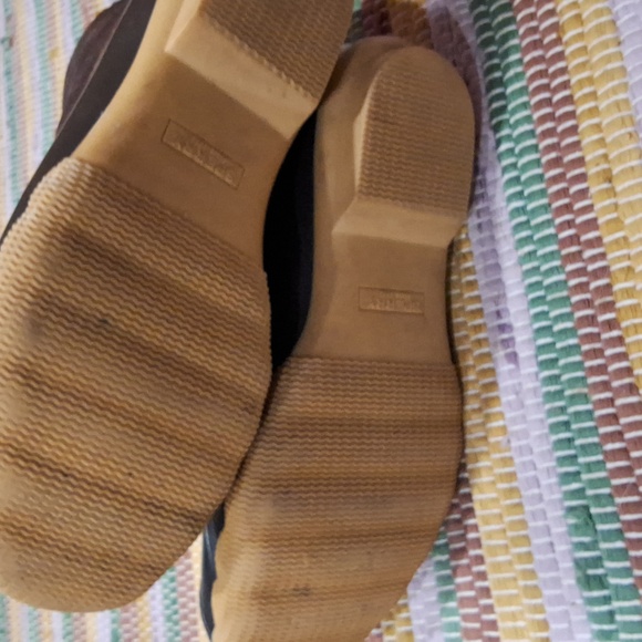 Women's size 7.5 Regular SPERRY Saltwater Duck Boot w/1 in heel in Tan - Picture 4 of 8